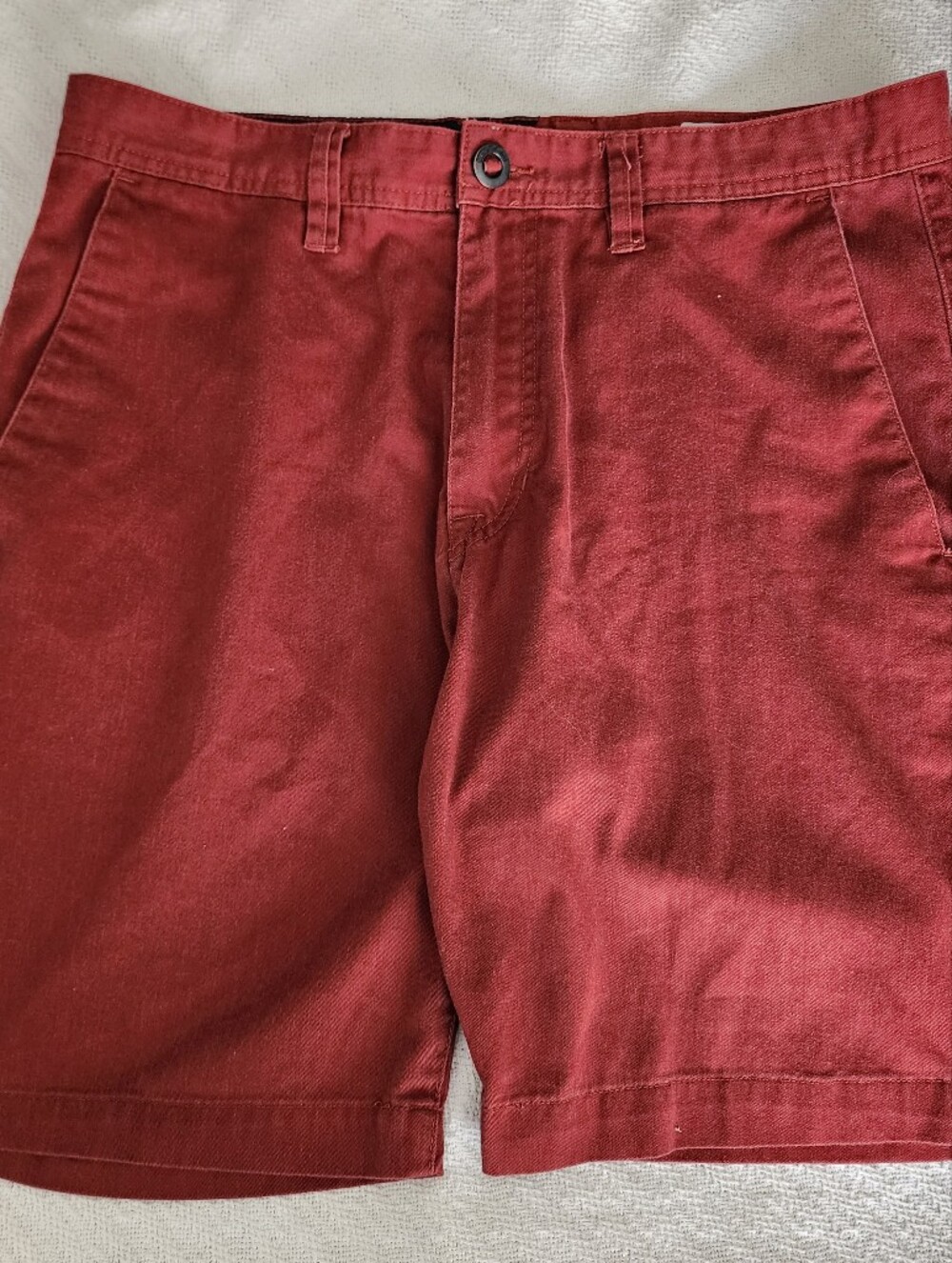 VOLCOM True To This Repreve Chinos Shorts Burgundy Maroon Mens Size 34